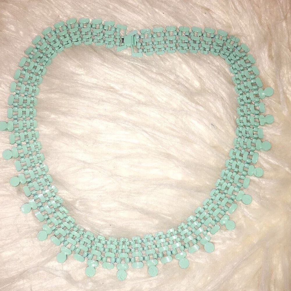 Forever 21 Necklace - Picture 2 of 2